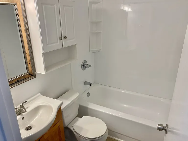 225 E Berkeley St #4 — Photo 9