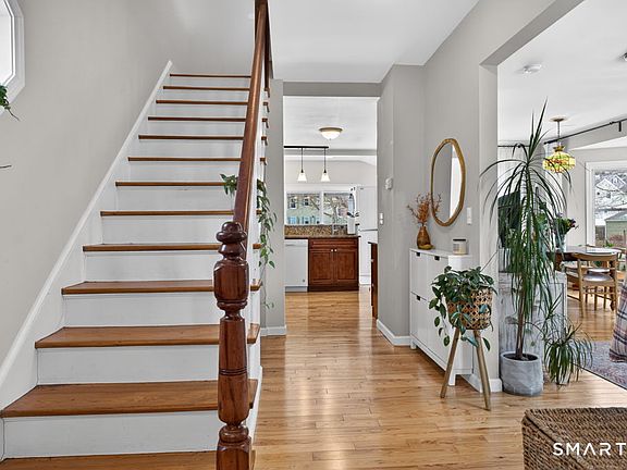 3rd image of 14 Warren Street