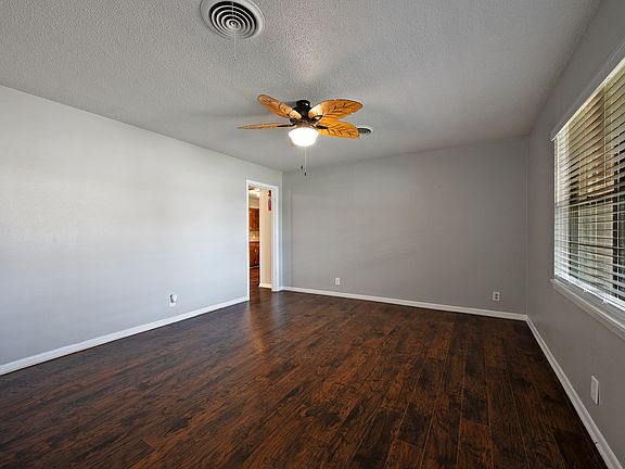 4th image of 2710 W Walker St