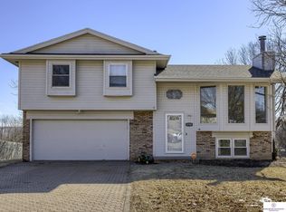 5705 N 127th St, Omaha, NE 68164