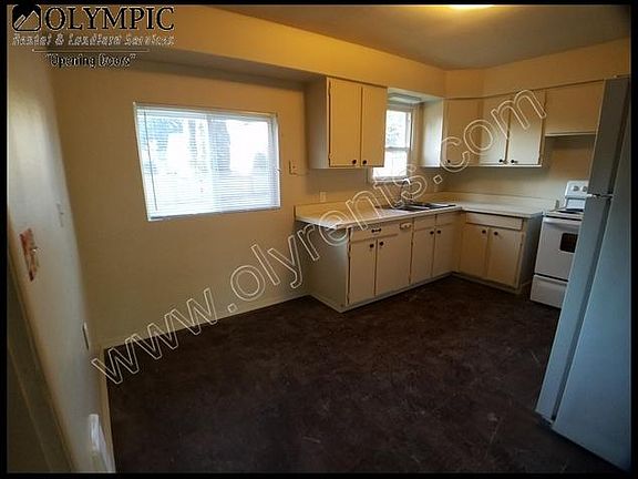 4th image of 713 Division St NW