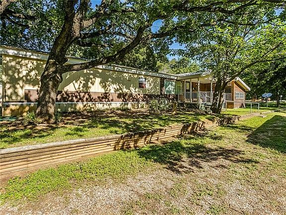 3rd image of 2104 Weeping Willow Dr