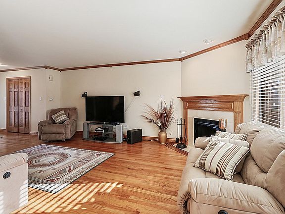 4th image of 11131 Shenandoah Dr