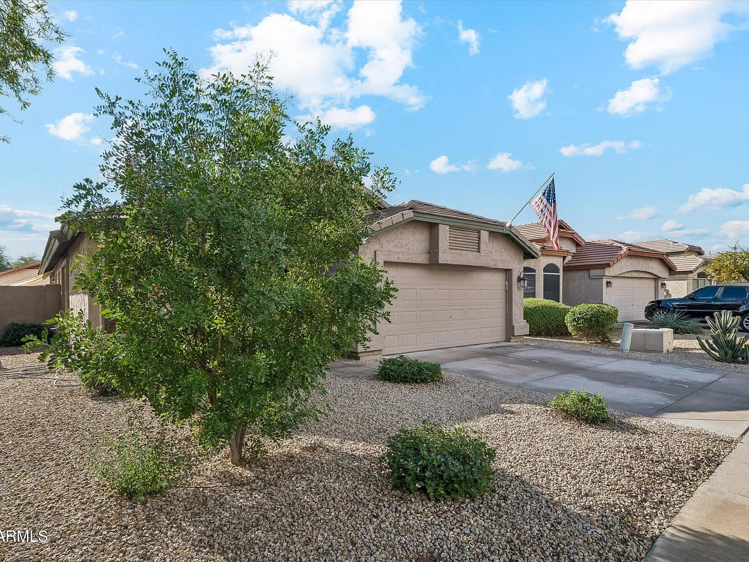 3 bed, 2.0 bath, 1662 sqft, $3,275 — Photo 2