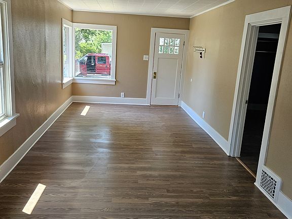 3rd image of 437 Wyoming Ave