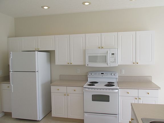 5th image of 792 Mystic Pointe Dr