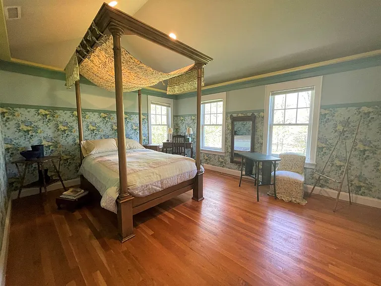 111 Cove Hollow Rd — Photo 28