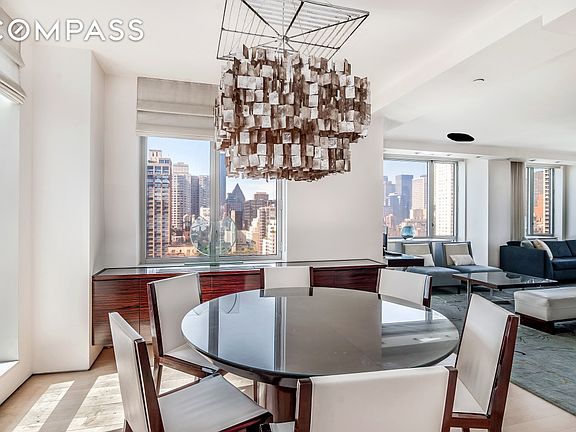 4th image of 401 E 60th St APT 21A
