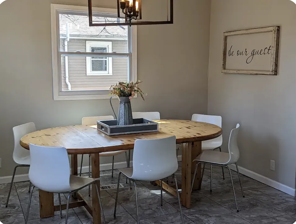 4 bed, 2364 sqft, $2,200 — Photo 4