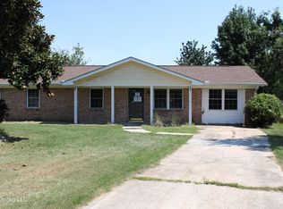 515 Spanish Acres Dr, Bay Saint Louis, MS 39520