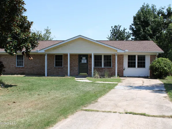 515 Spanish Acres Dr, Bay Saint Louis, MS 39520