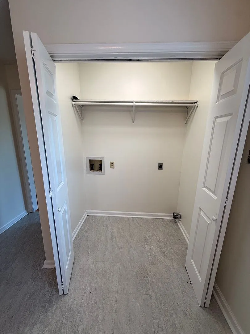 112 Foxworth — Photo 4