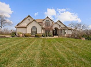 25002 Woodland Cir, Lees Summit, MO 64086