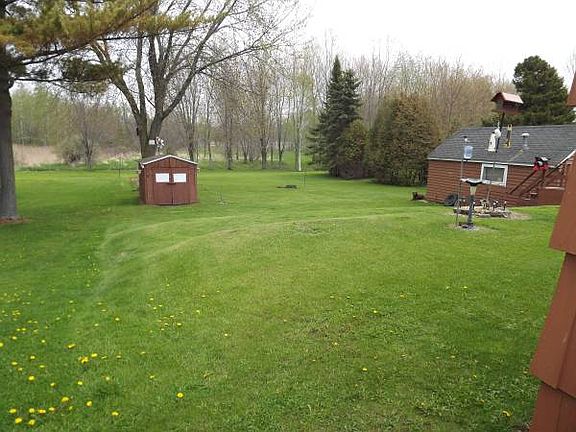 HUGE YARD with PRIVACY!