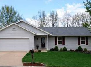 2920 Wheatfield Farms Dr, O'Fallon, MO 63368