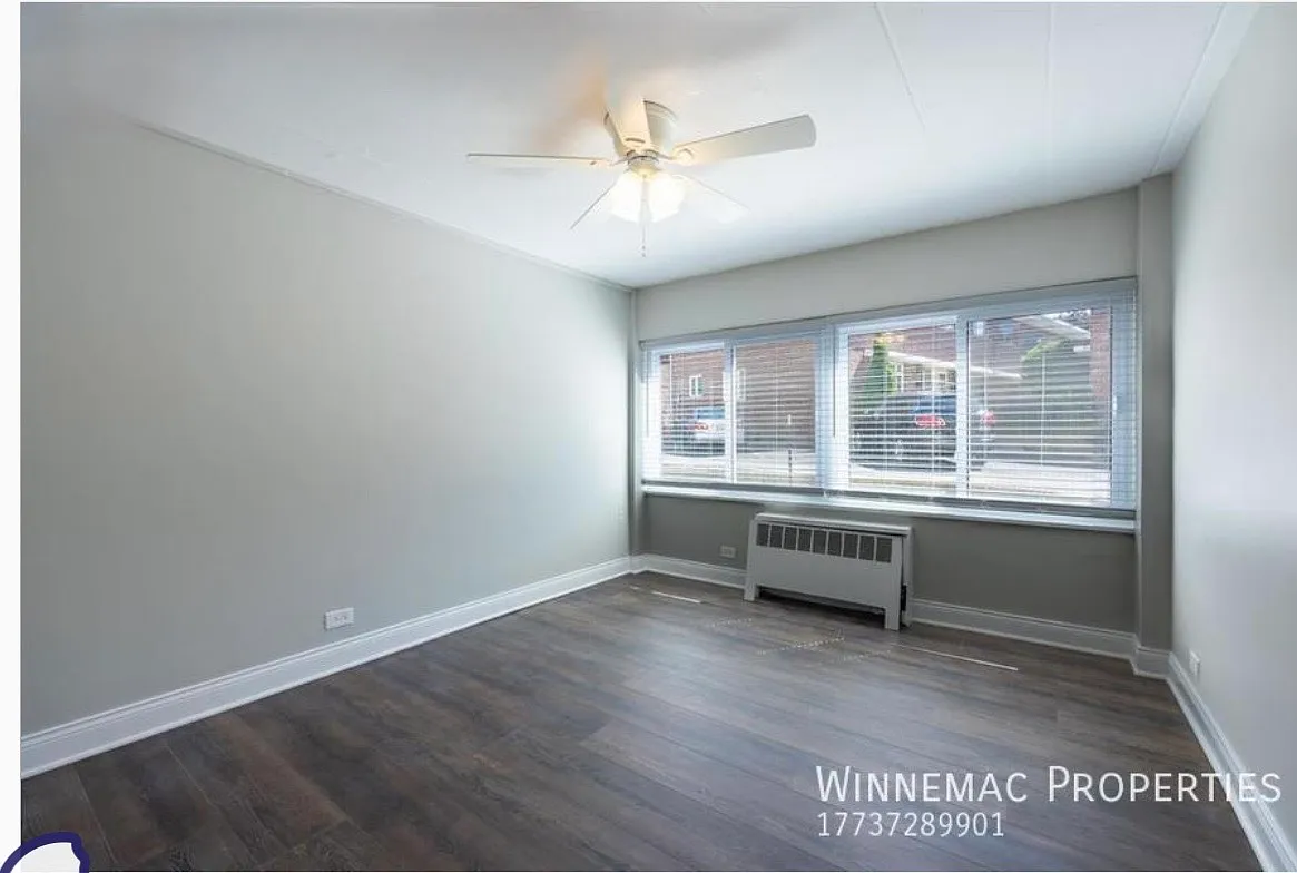 Building Photo - 2020 W Farwell Ave #303