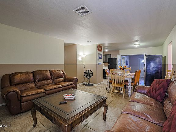 5th image of 652 W Coolidge Ave
