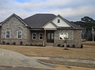 109 Sickle Mower Cir, New Market, AL 35761