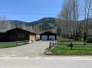 22 Comeback Bay Ln, Sagle, ID 83860