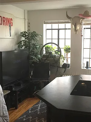 Rented by R New York | media 11