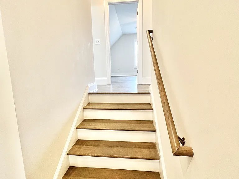1102 Cavil Hollins Ct — Photo 29