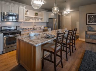 8850 Blackhawk Rd APT 325, Middleton, WI 53562