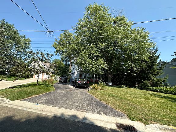 3rd image of 635 Gray Ave