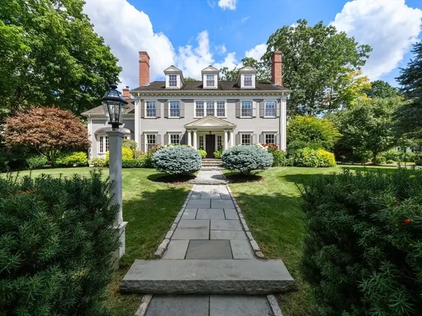 44 Whiting Rd, Wellesley, MA 02481