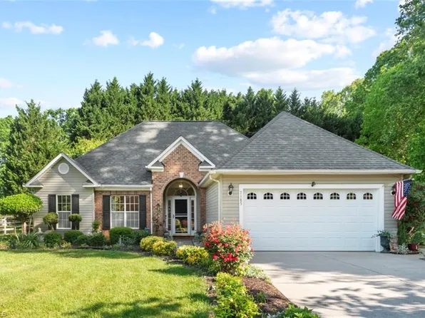 7185 Shadowridge Dr, Lewisville, NC 27023