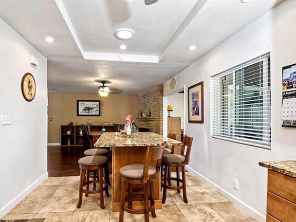 3rd image of 3207 Mesa Dr
