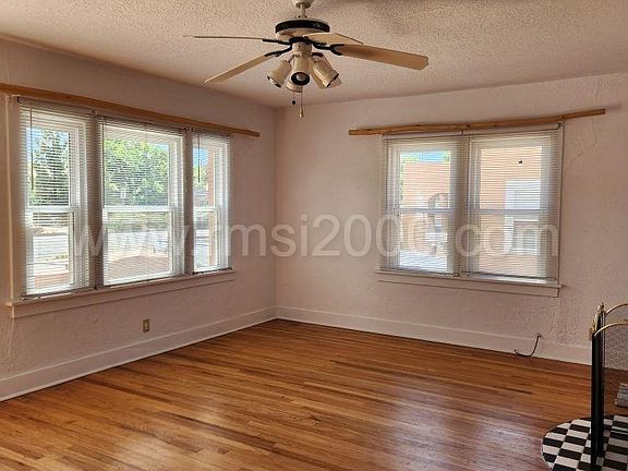 3rd image of 215 Girard Blvd SE