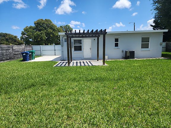4th image of 15910 NW 21st Ave