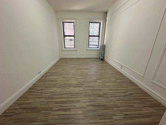 3rd image of 993 Summit Ave #3B