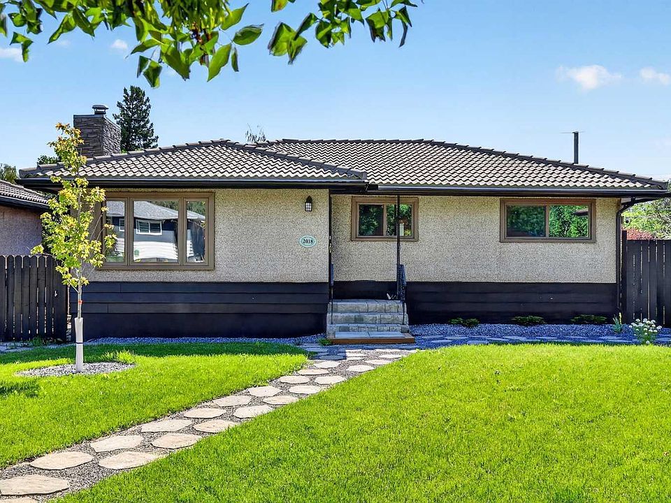 1st image of 2018 Cottonwood Cres SE