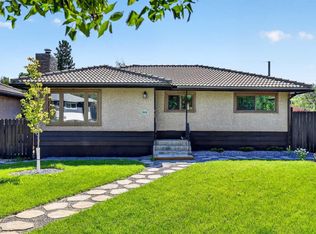 2018 Cottonwood Cres SE, Calgary, AB T2B 1R1