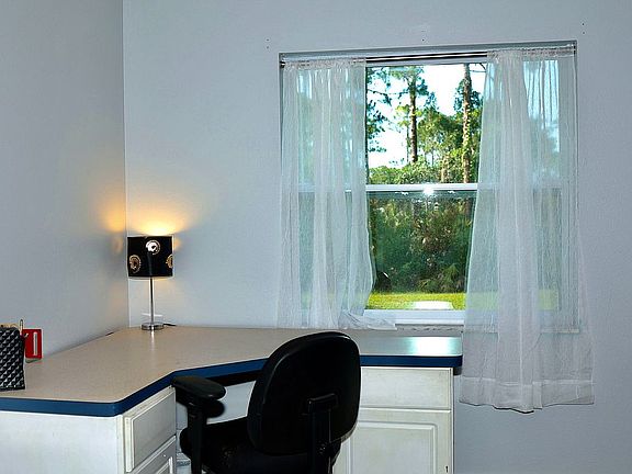 5th image of 15 Riverfront Dr