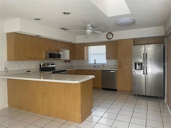 5th image of 9 Prescott Ln