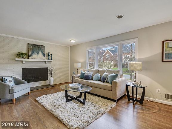 4th image of 10304 Fleming Ave