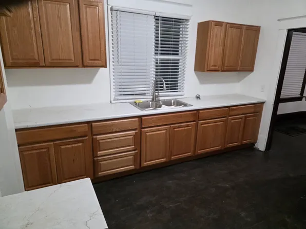 222 W Dale Ave, Muskegon, MI 49441