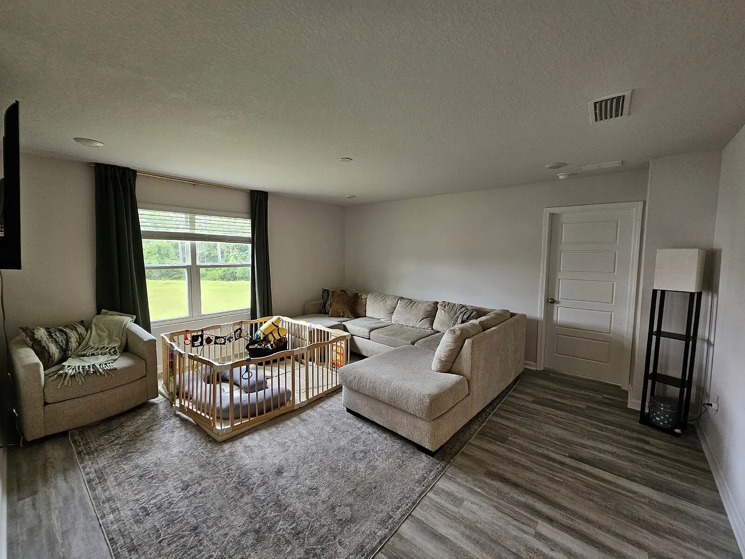 4 bed, 2.0 bath, 1787 sqft, $2,150 — Photo 3
