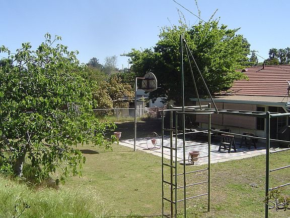 5th image of 2079 Hendrix Ave