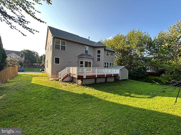 3rd image of 46797 Backwater Dr