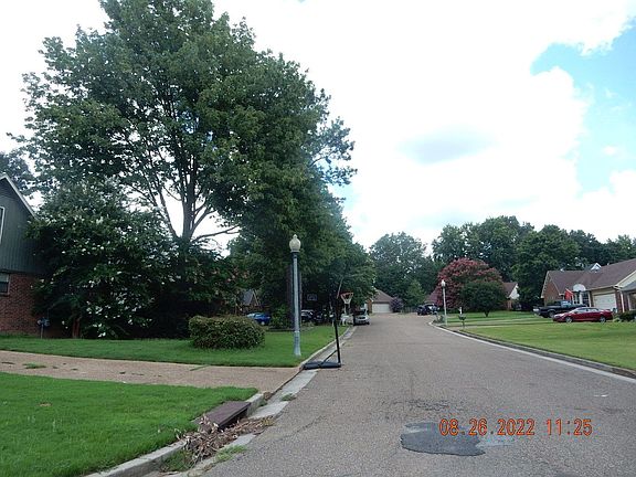 4th image of 10168 Bloomsbury Ave