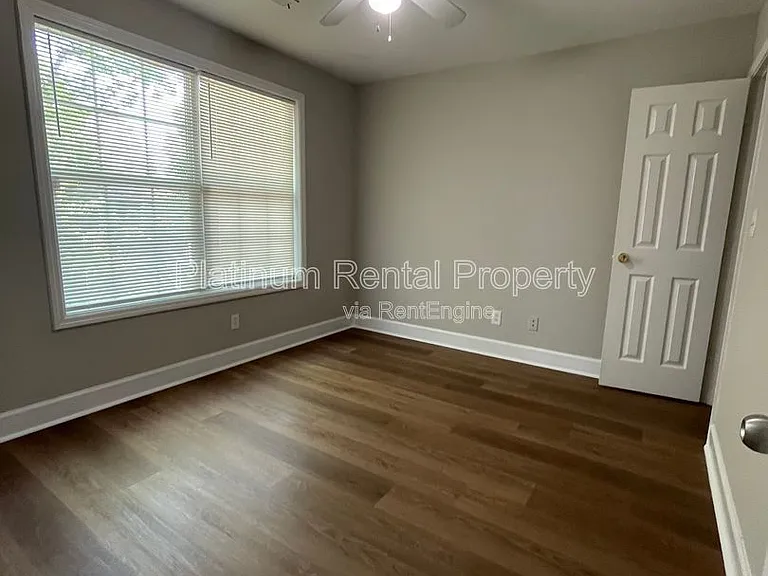 1135 Coleman St SW — Photo 21