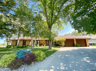 220 16th Ave, Brookings, SD 57006