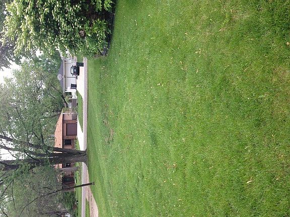 3rd image of 120 Bradley Ln