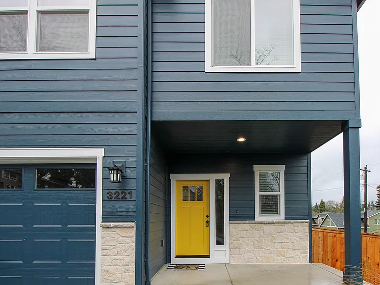 3221 & 3223 Pheasant Ave SE — Photo 2