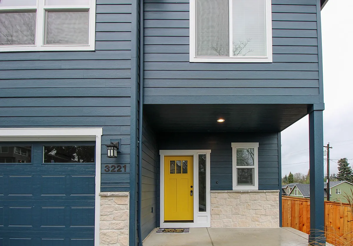 Building Photo - 3221 & 3223 Pheasant Ave SE