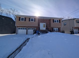 33 Fanning St, Fords, NJ 08863