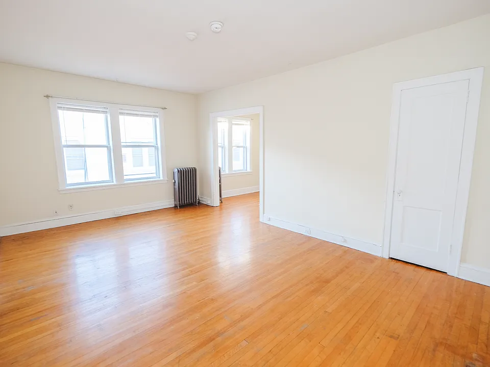 James Apartments | 2886